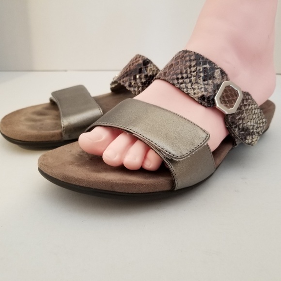 vionic snakeskin sandals